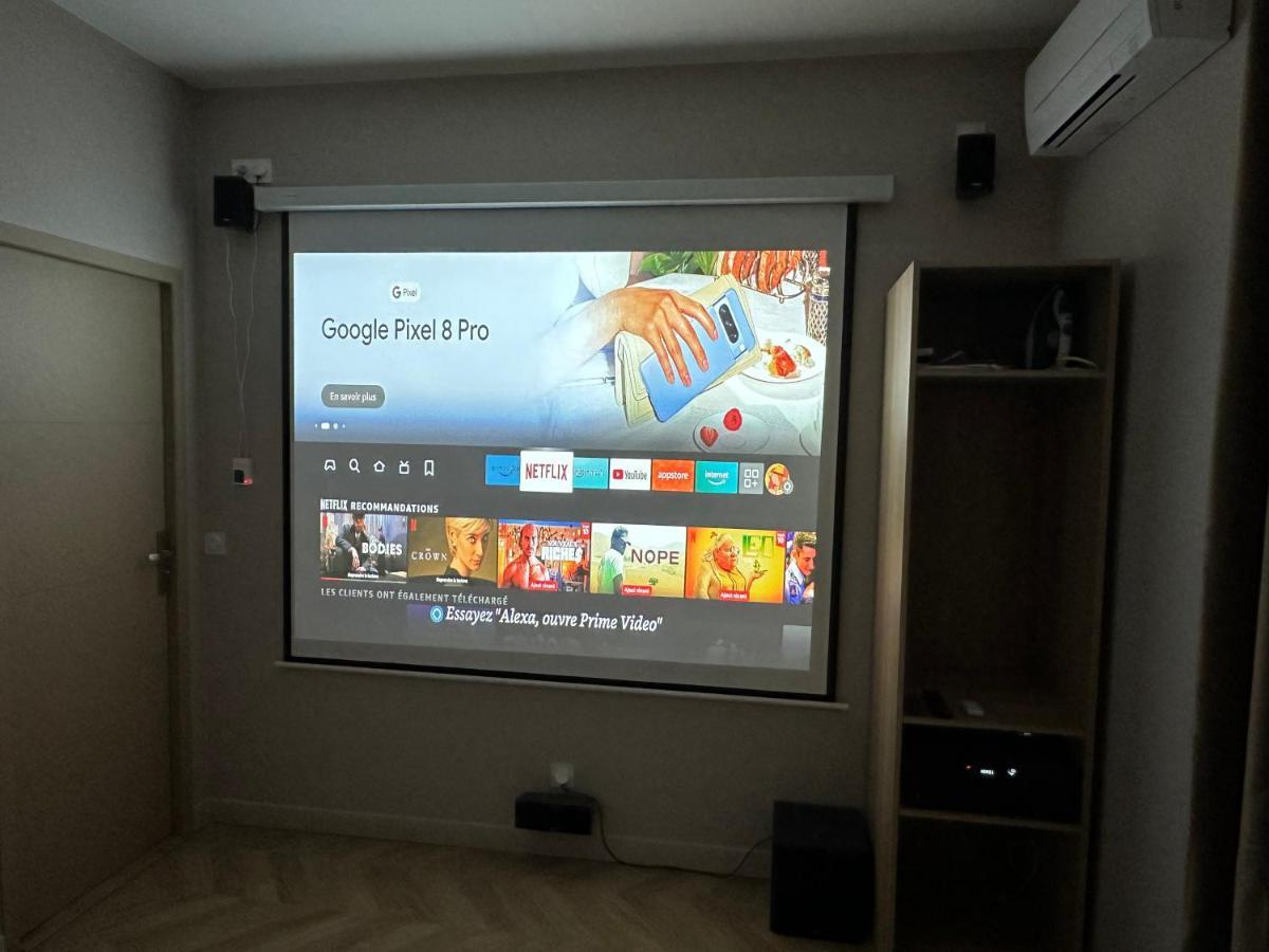 Cinema 4*