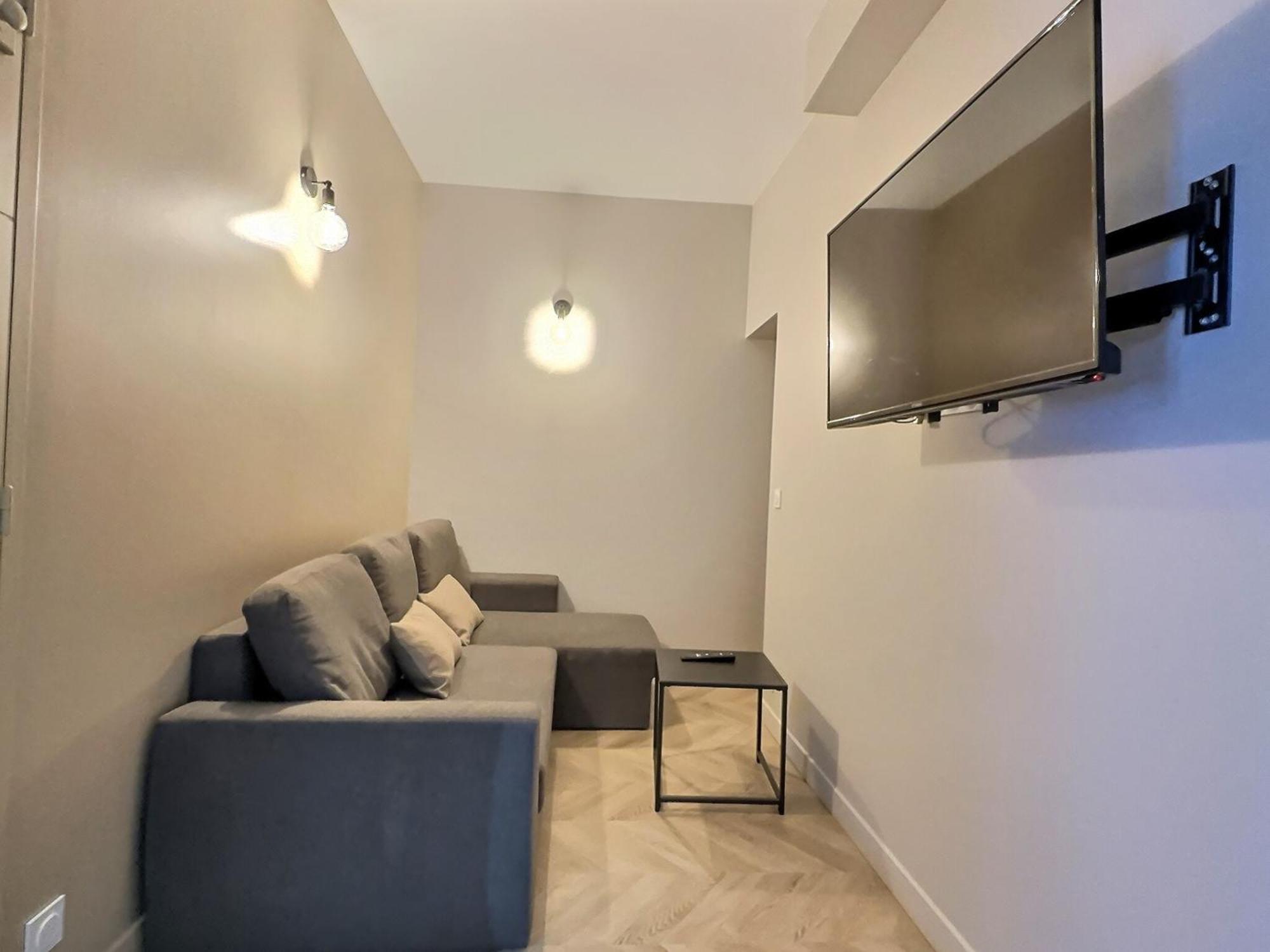 Cinema Apartahotel